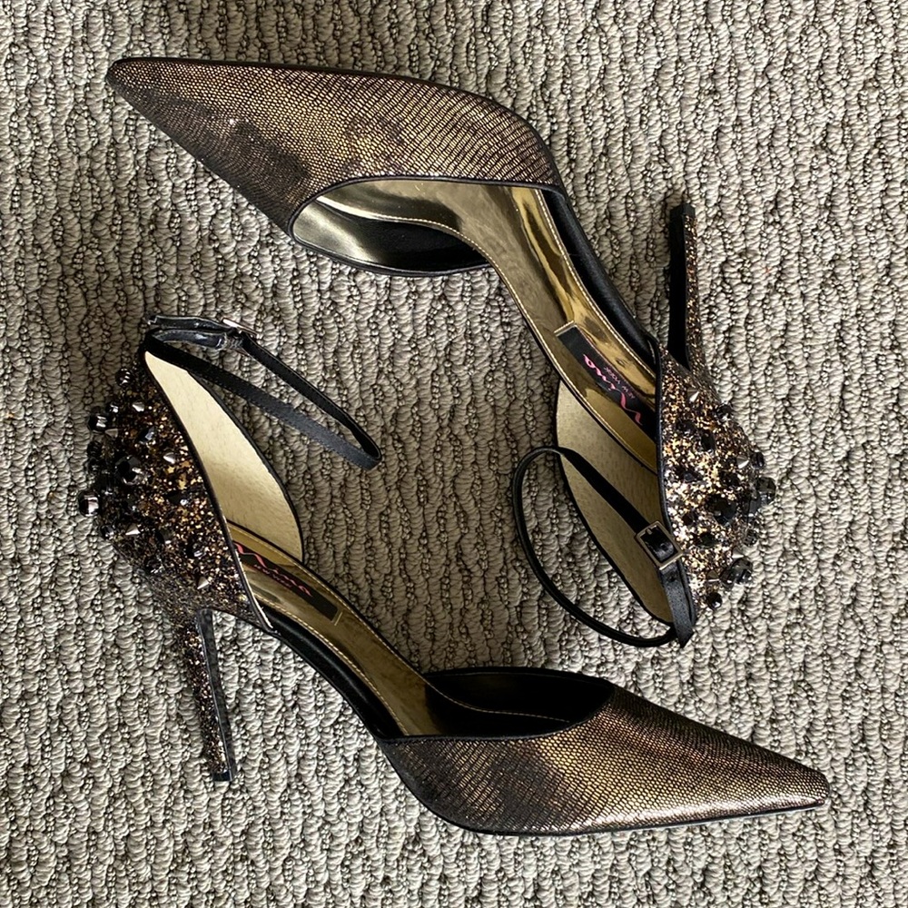 Elegant Black & Gold Women's Heels by Nina